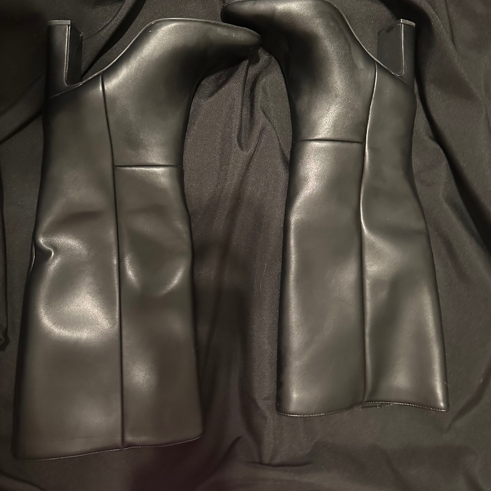 Target Universal Thread Boots